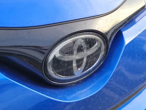Used 2018 Toyota C-HR XLE FWD image 5