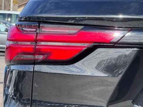 Used 2023 Chevrolet Traverse LS w/ Safety Package image 11