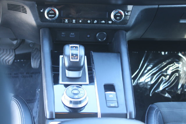 Used 2024 Mitsubishi Outlander SE AWD/4WD image 14