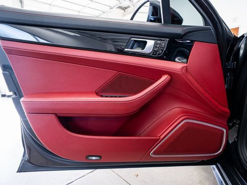 Used 2021 Porsche Panamera 4 image 29