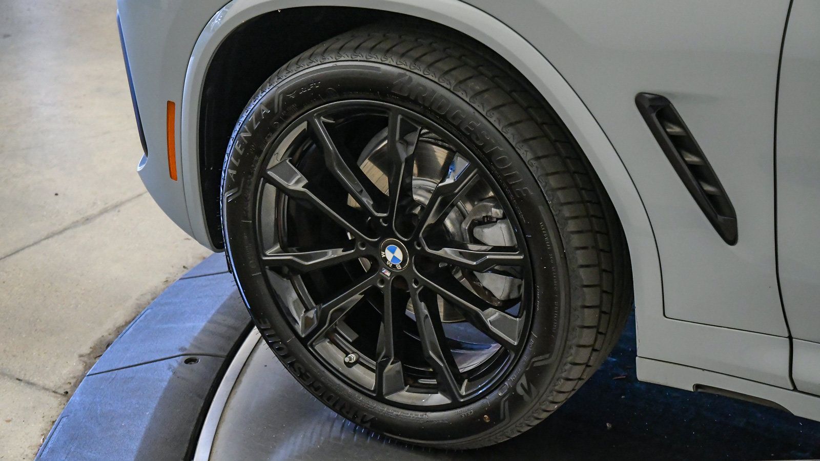 Certified 2024 BMW X3 sDrive30i w/ Premium Package RWD image 10