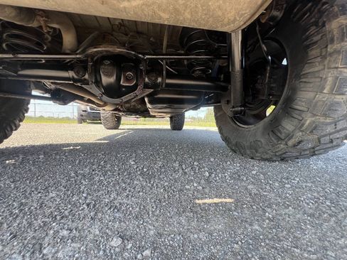 Used 2018 Jeep Wrangler Unlimited Sahara w/ Connectivity Group AWD/4WD image 15