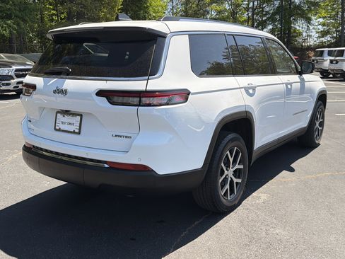 Used 2023 Jeep Grand Cherokee L Limited RWD image 11