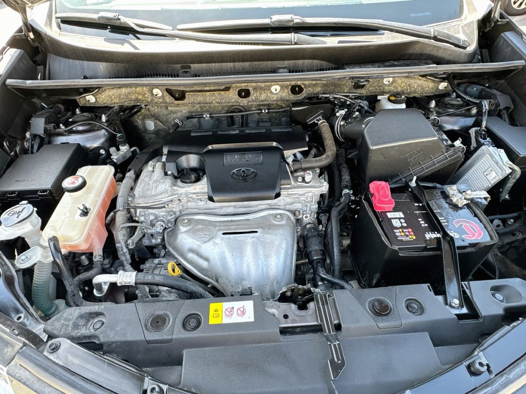 Used 2018 Toyota RAV4 SE w/ Power Extra Value Package FWD image 37