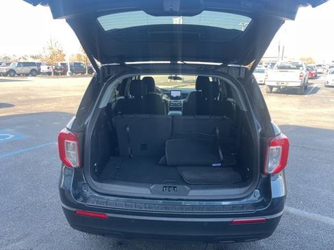 Used 2023 Ford Explorer XLT image 9