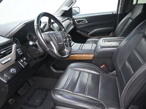 Used 2020 GMC Yukon XL Denali w/ Denali Ultimate Package RWD image 12