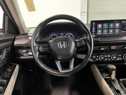 Used 2024 Honda Accord Touring image 21