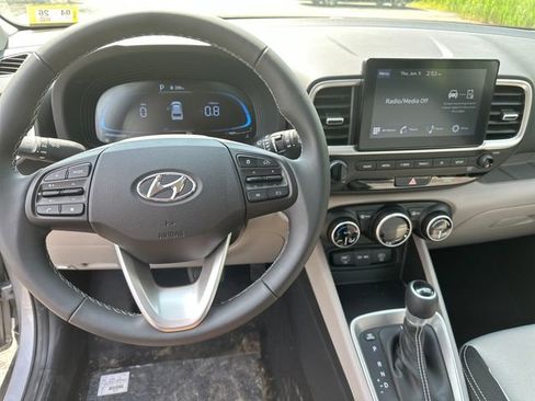 New 2025 Hyundai Venue SEL image 20