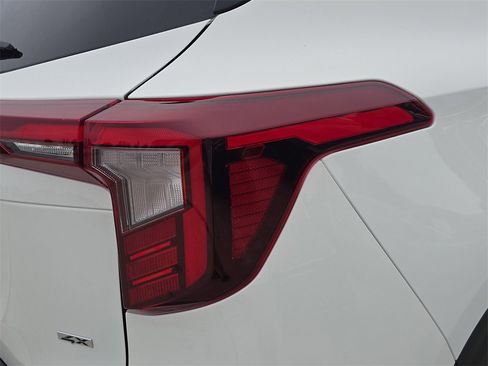 New 2026 Kia Seltos SX image 11