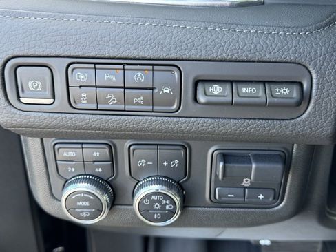 Used 2024 GMC Yukon XL Denali w/ Denali Reserve Package image 27