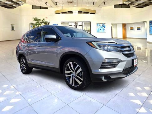 Used 2016 Honda Pilot Touring image 1