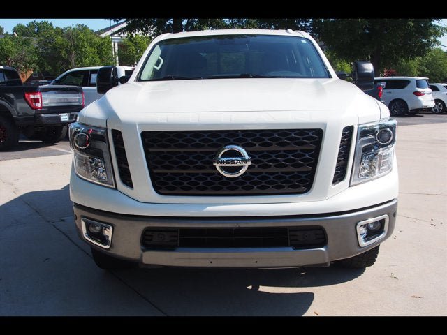 Used 2019 Nissan Titan PRO-4X w/ Pro-4x Convenience Package AWD/4WD image 9