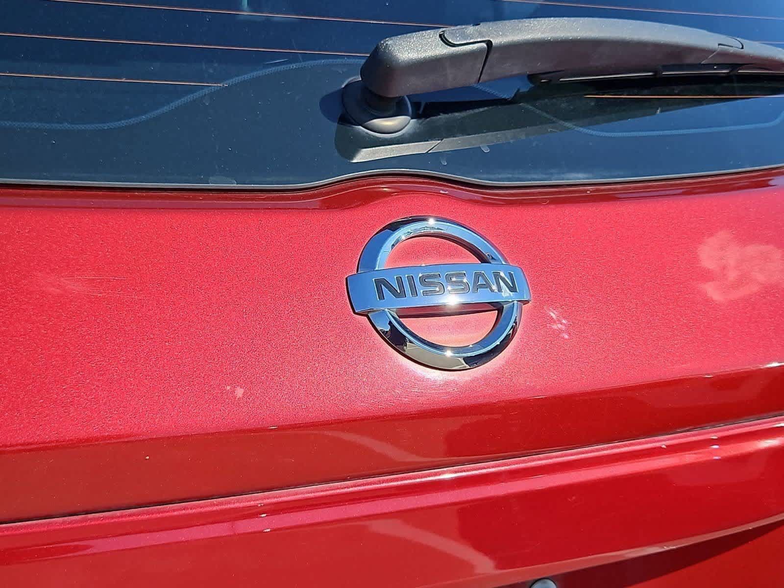 Used 2019 Nissan Kicks SR w/ SR Premium Package FWD image 11