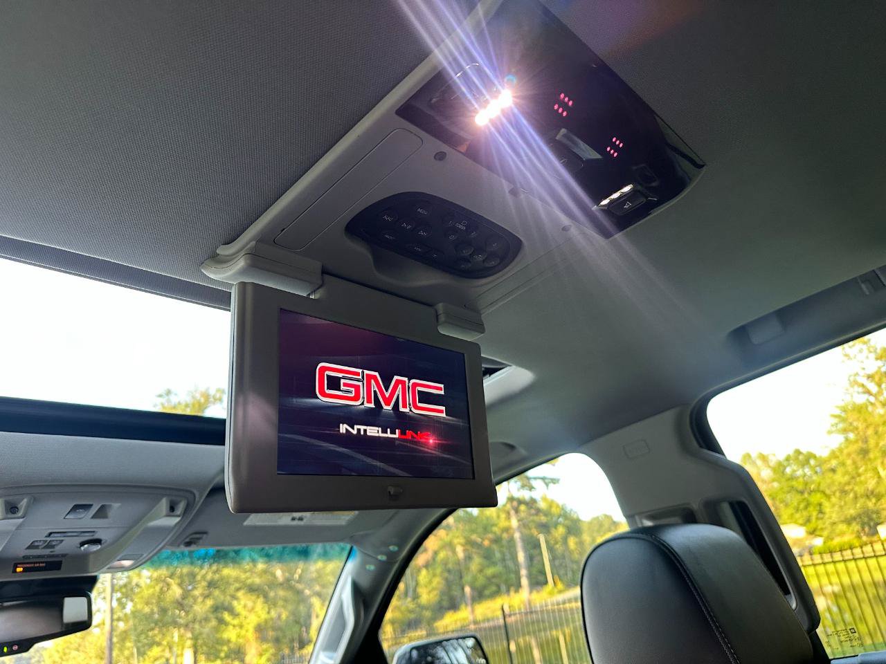 Used 2020 GMC Yukon Denali w/ Denali Ultimate Package RWD image 23