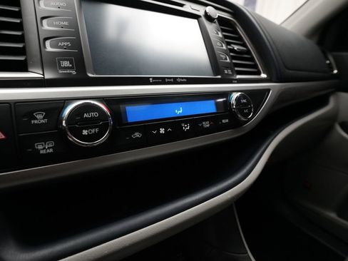 Used 2018 Toyota Highlander Limited Platinum image 21