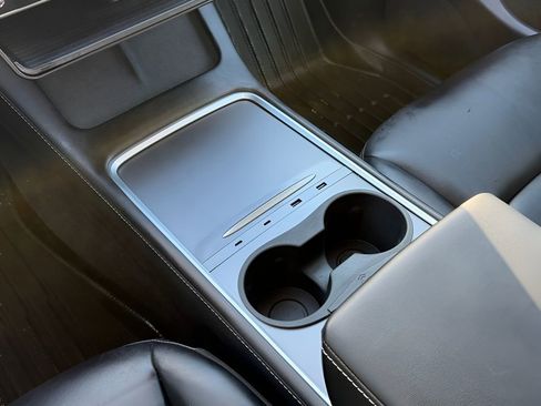 Used 2023 Tesla Model Y Long Range image 22