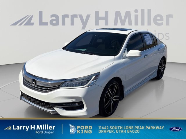 Used 2017 Honda Accord Touring image 1