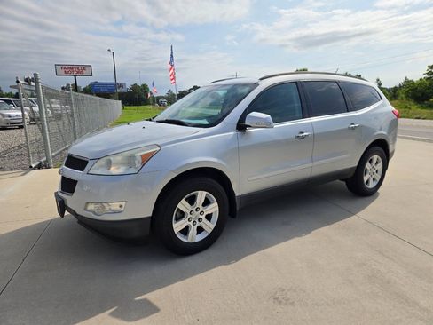 Used 2012 Chevrolet Traverse LT FWD image 5