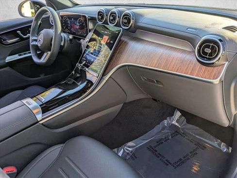 Used 2026 Mercedes-Benz GLC 300 4MATIC image 22