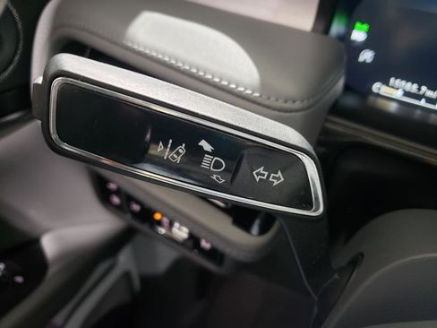 Used 2023 Lincoln Nautilus Reserve w/ Equipment Group 201A image 23