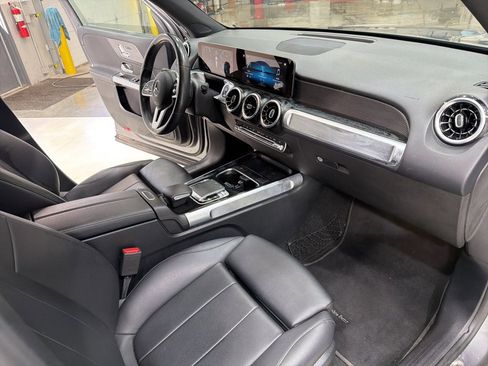 Used 2020 Mercedes-Benz GLB 250 4MATIC image 21
