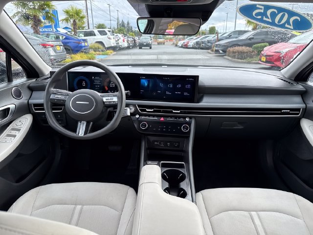 Used 2025 Hyundai Sonata SEL FWD image 26