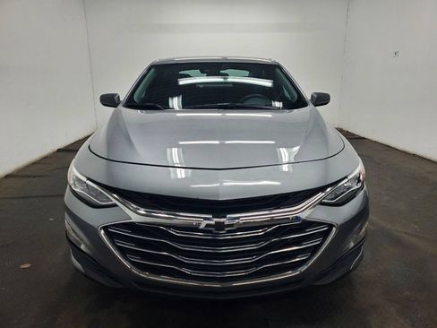 Used 2025 Chevrolet Malibu RS FWD image 2