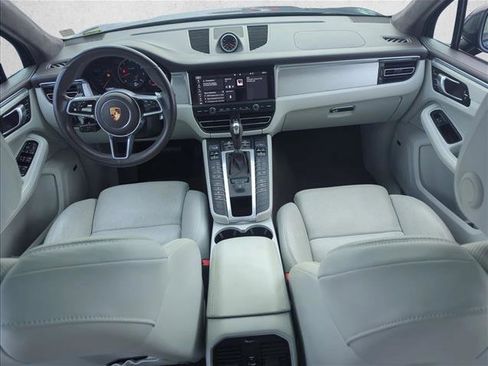 Used 2020 Porsche Macan Turbo image 25