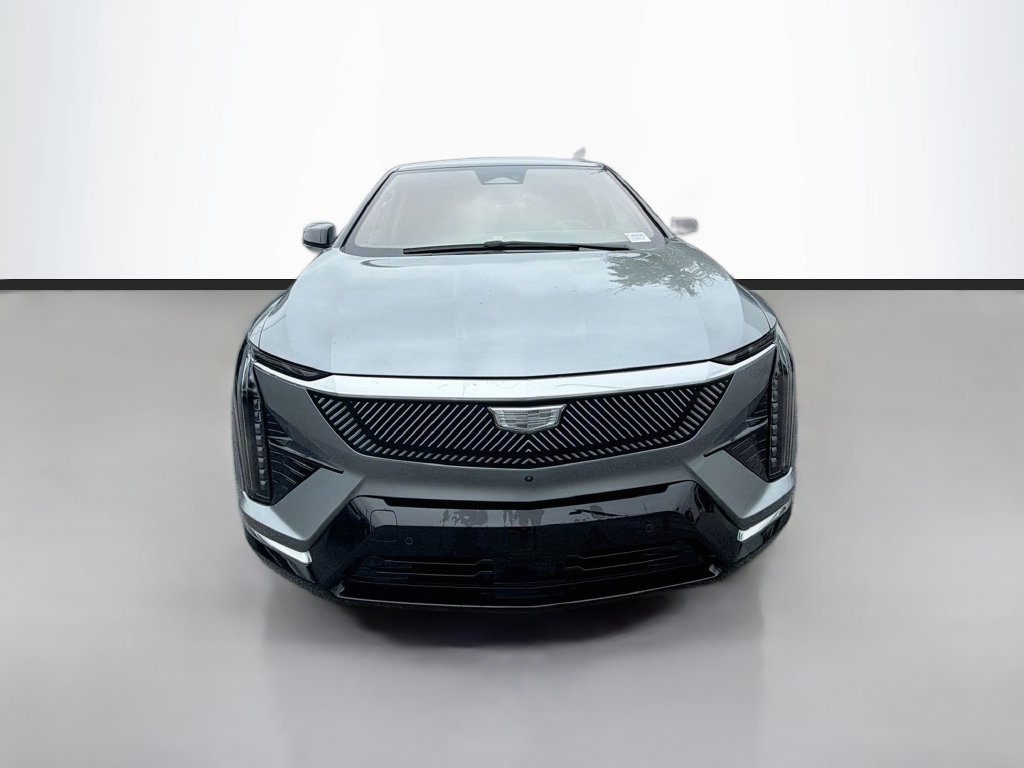 Certified 2025 Cadillac Optiq Luxury 2 AWD/4WD image 2
