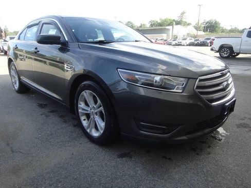 Used 2017 Ford Taurus SEL w/ Equipment Group 201A FWD image 3
