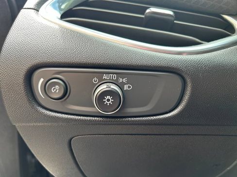 Used 2019 Chevrolet Malibu LT FWD image 17