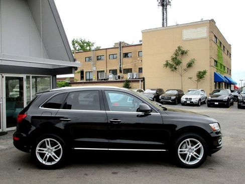 Used 2017 Audi Q5 2.0T Premium Plus w/ Technology Package image 11