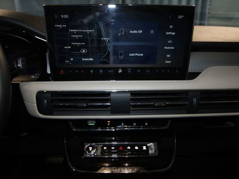 Used 2025 Lincoln Corsair AWD w/ Equipment Group 101A image 14