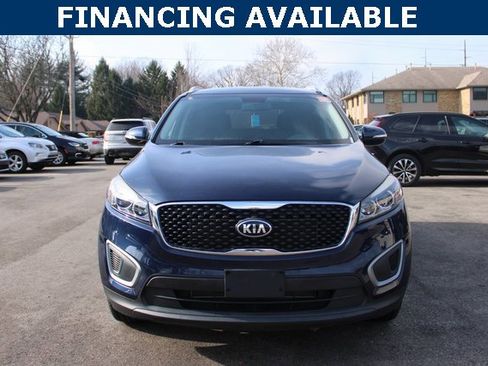 Used 2016 Kia Sorento LX image 3
