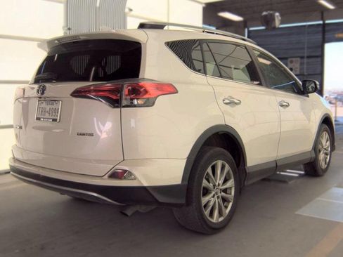 Used 2018 Toyota RAV4 Limited FWD image 4