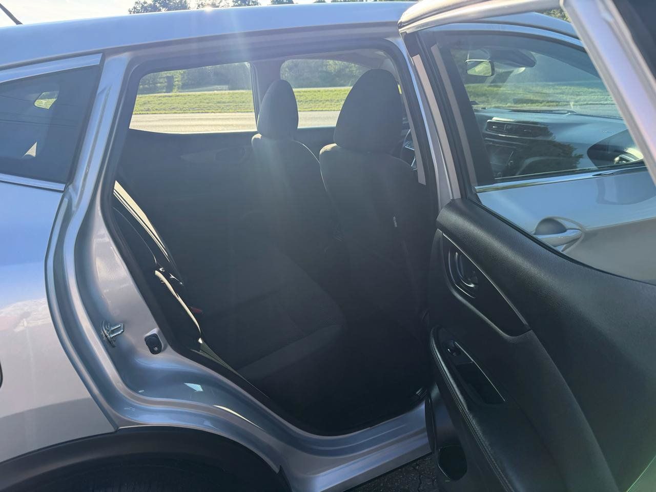 Used 2022 Nissan Rogue Sport S AWD/4WD image 19