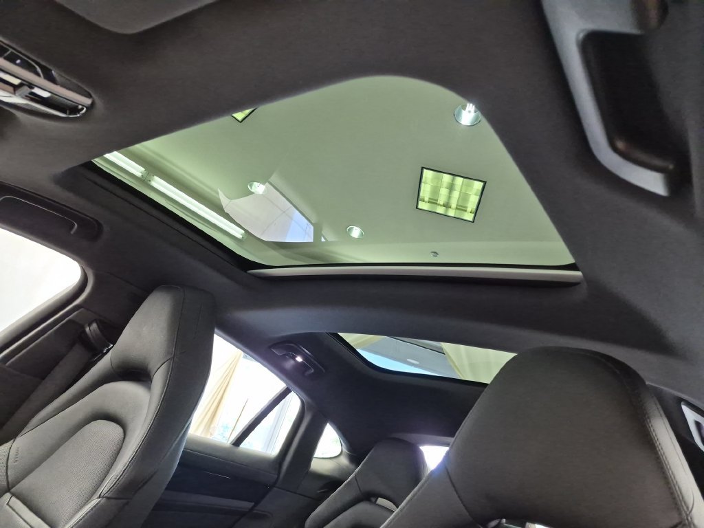 Used 2019 Porsche Panamera 4 AWD/4WD image 16