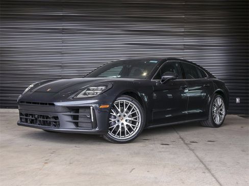 New 2026 Porsche Panamera image 1