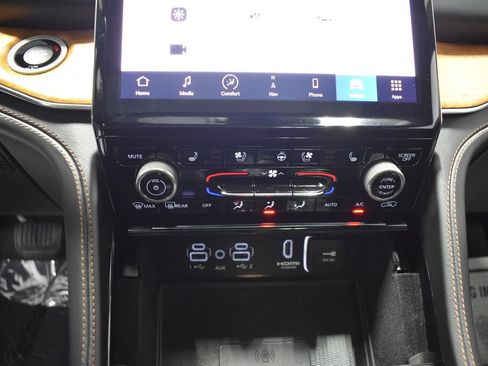 Used 2022 Jeep Grand Cherokee Summit AWD/4WD image 21