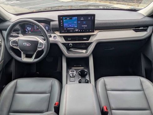 New 2025 Ford Explorer Active w/ Active Comfort Package RWD image 15