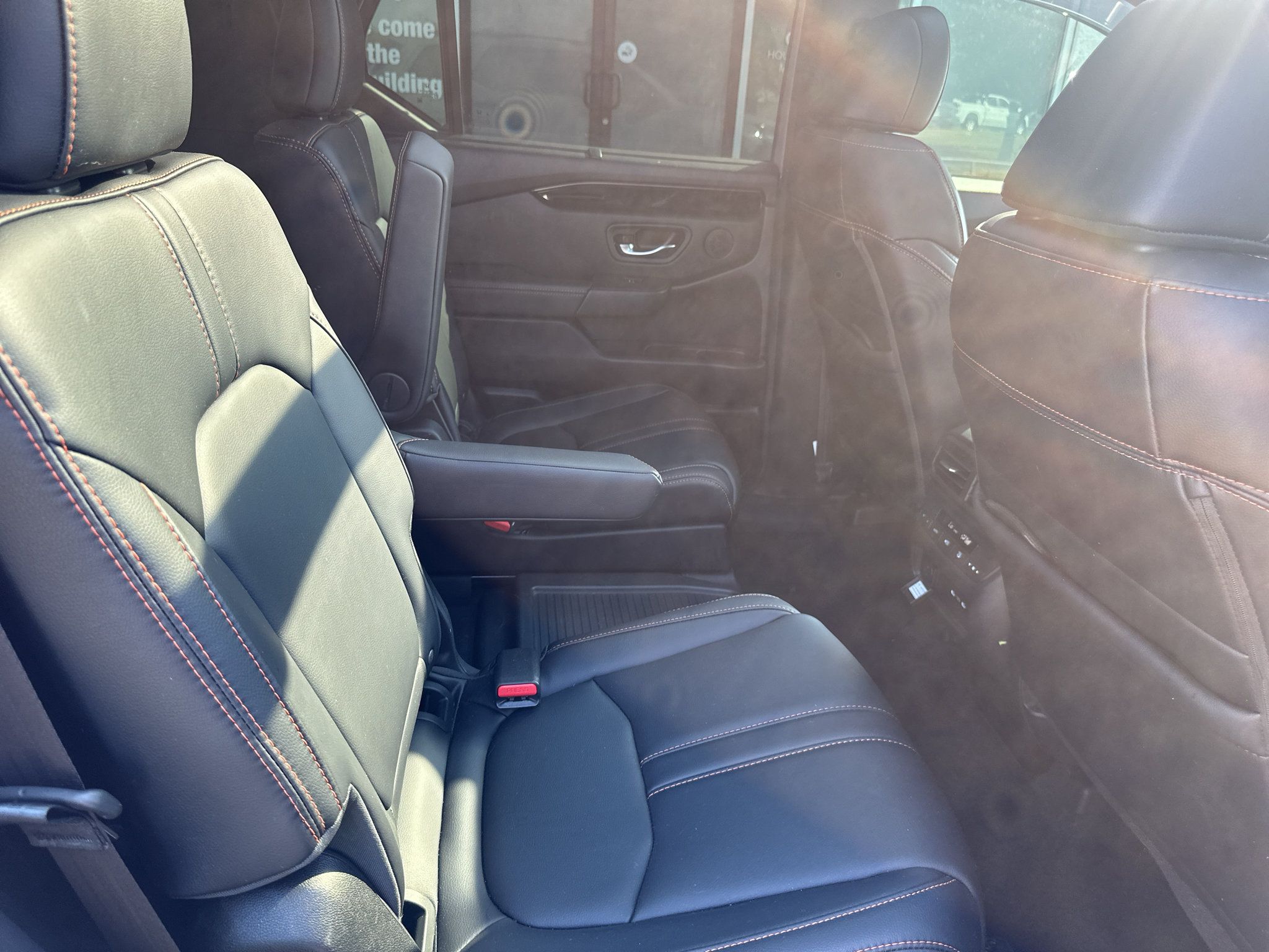 Used 2025 Honda Pilot TrailSport image 13