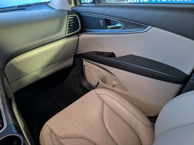 Used 2017 Lincoln MKX Select w/ Select Plus Package FWD image 14