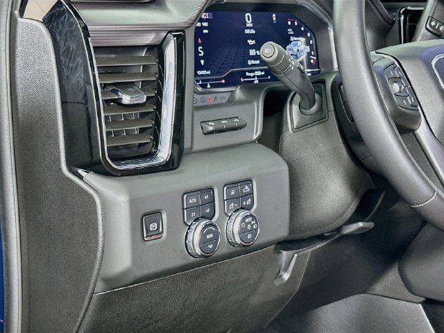 Used 2025 GMC Sierra 2500 Denali Ultimate AWD/4WD image 10