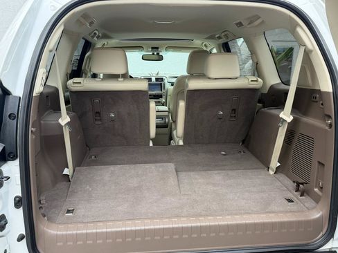 Used 2017 Lexus GX 460 Luxury w/ Preferred Accessory Package AWD/4WD image 45