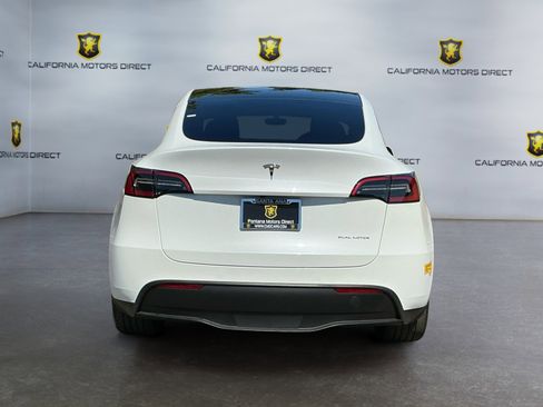 Used 2022 Tesla Model Y Long Range image 6