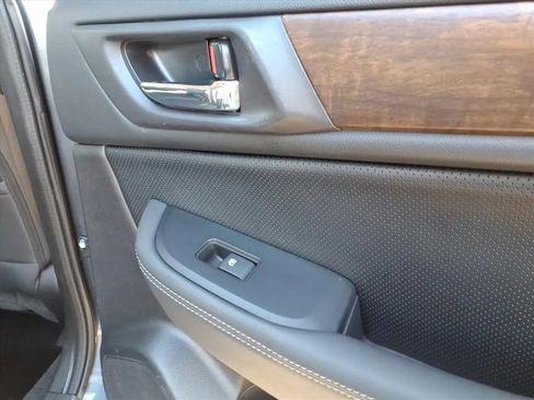 Used 2016 Subaru Outback 3.6R Limited image 15