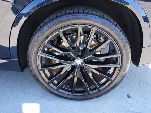 Certified 2023 BMW X5 xDrive40i w/ M Sport Package AWD/4WD image 6