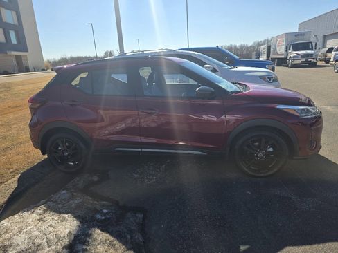 Used 2024 Nissan Kicks SR w/ SR Premium Package image 2