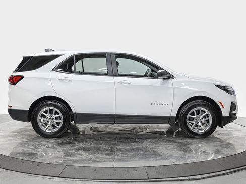 Used 2024 Chevrolet Equinox LS w/ Driver Confidence II Package AWD/4WD image 8