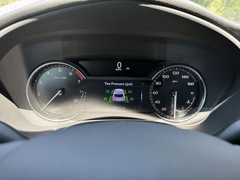 Used 2023 Cadillac XT4 Luxury w/ Cold Weather Package FWD image 30